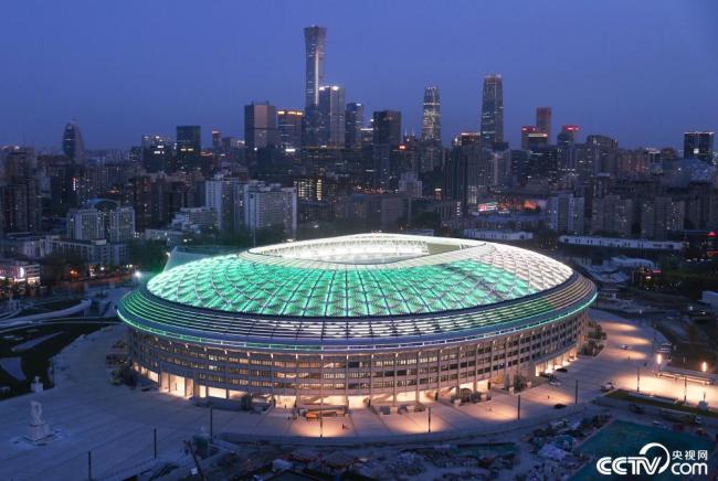 北京：“新工體”進(jin)行燈光測試