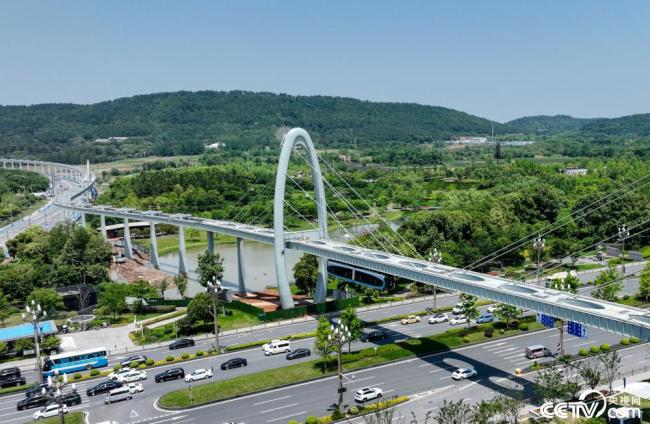 武漢光谷空軌(guǐ)列車試車