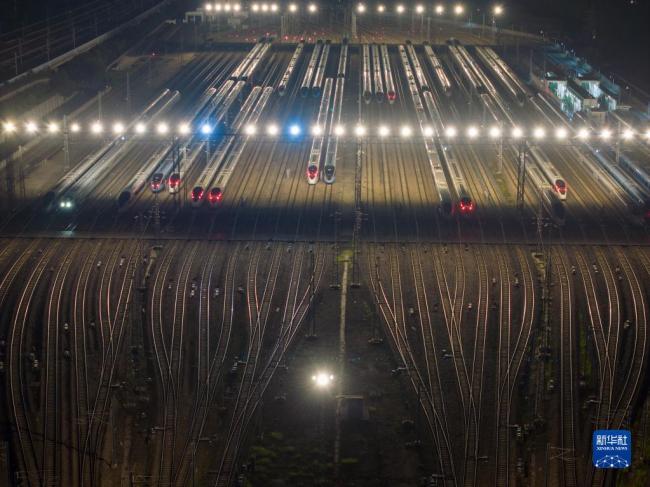 鐵路12月(yue)7日起實行新(xin)的列車運行(hang)圖