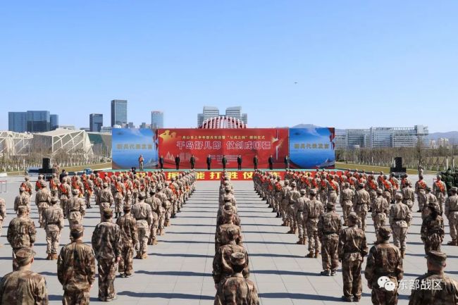 威武(wǔ)!這些新(xin)兵入伍(wǔ)時獲贈(zèng)“從戎之(zhī)劍”!