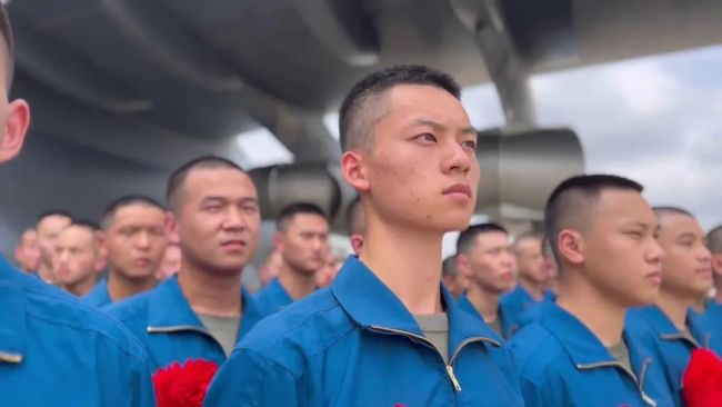 坐着運(yun)-20去上學(xue),開學典(dian)禮是航(hang)空展!