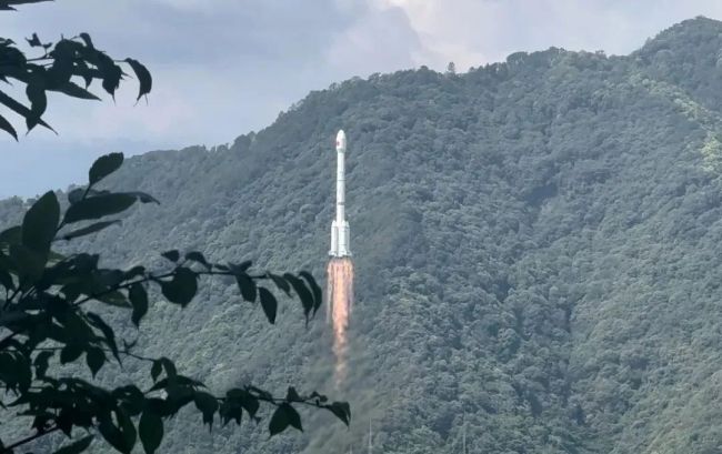 我國(guó)成功發(fā)射第五(wǔ)十六顆(ke)北鬥導(dao)航衛星(xing)