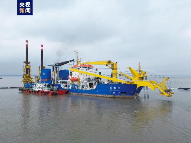 “天(tian)鲸号”投入平陸(lù)運河建設施工(gōng)