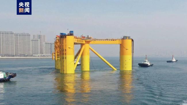 我國深遠海(hǎi)浮式風電平台(tai)啟運