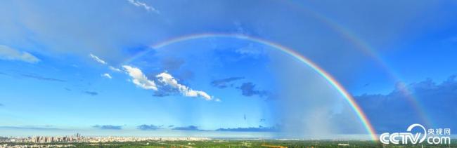 海口上空現雙(shuāng)彩虹景觀