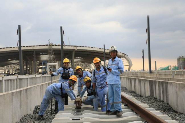 雅萬高(gāo)鐵全線軌道鋪(pù)設完成